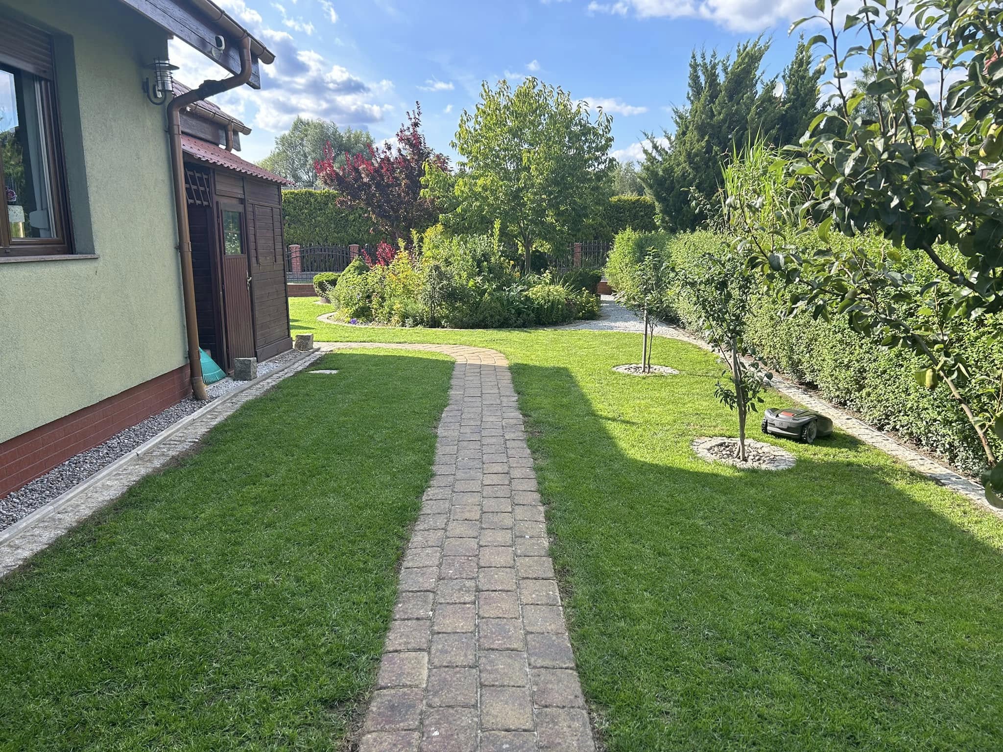Nasz zespół w ogrodzie